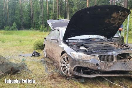kradzione BMW rozbite na autosradzie